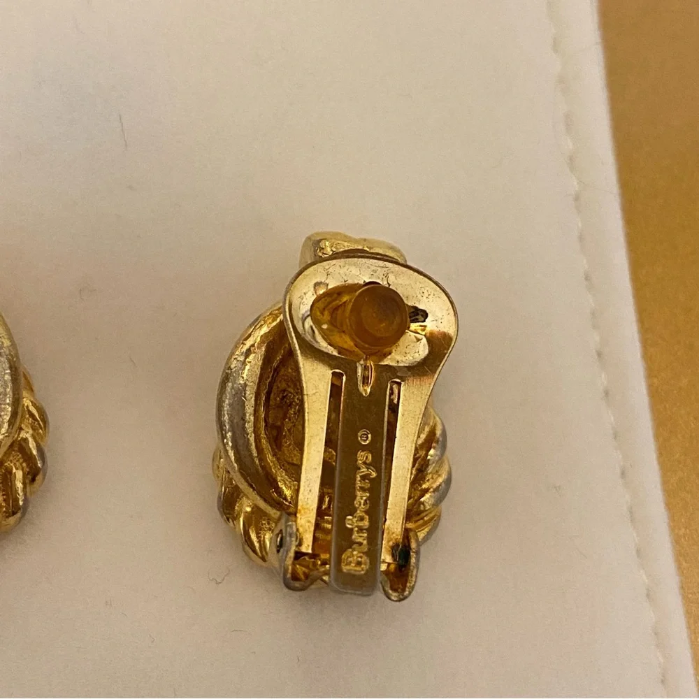 Vintage Elegant Signed Burberrys Gold Knot Earrings - Picture 4 of 8